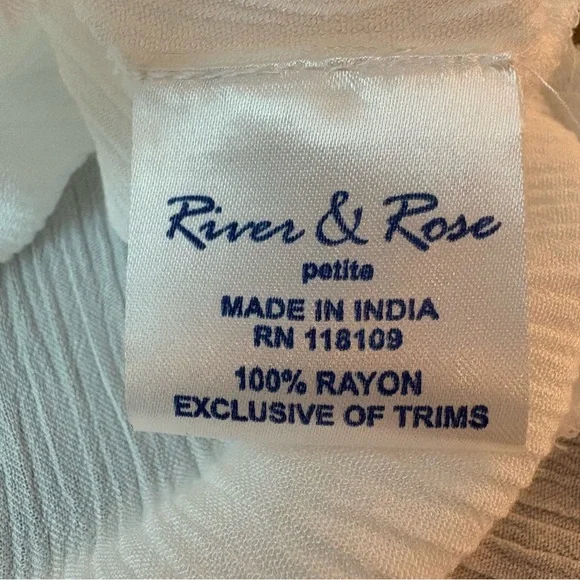 RIVER & ROSE White Long Sleeve Crinkle Pullover Top! Excellent condition! Medium - Picture 6 of 10